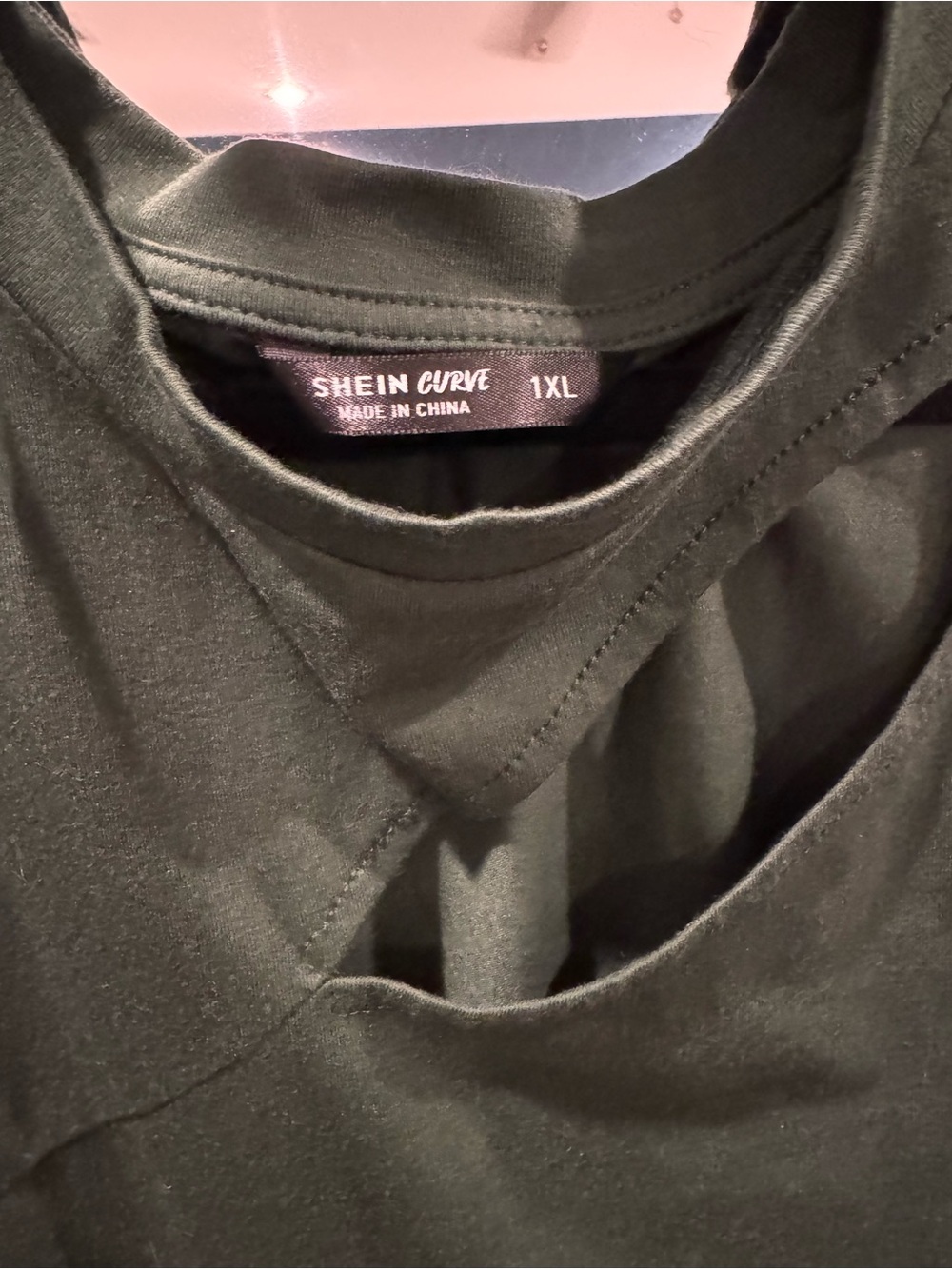 SHEIN Dark Green Cutout Short Sleeve Top - Picture 2 of 2